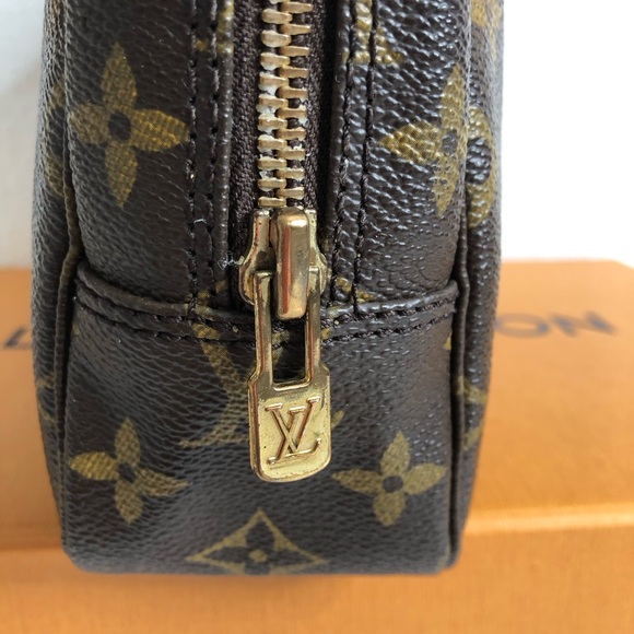 LV Paris Toilette 23 Bag. Date Code: TH January 1988 inside pocket under tag. - Picture 3 of 16